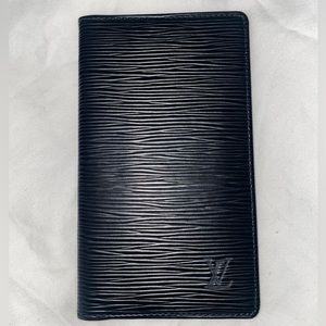 **SOLD on Vestiare**Louis Vuitton epi leather checkbook wallet